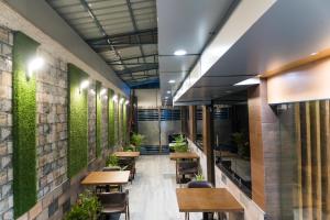 The Avenue Hotel Ballygunge