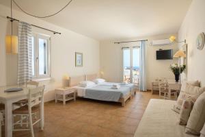 Triple Room with Sea View room in Aeolos Hotel