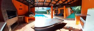 FANTÁSTICA CASA COM ÁREA DE PISCINA até 10 PESSOAS em MARESIAS SÃO SEBASTIÃO