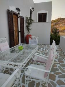 Zephyrus Sunset House. Amazing View and Privacy! Naxos Greece