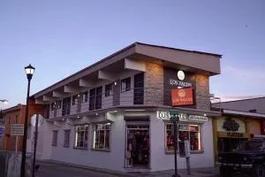 洛斯瓦尔勒斯酒店 - 埃尔迪维萨德罗