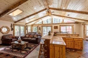 Holiday Home room in Silver Fox Resort - 6 bed 4 bath home with Basketball and volleyball court!!