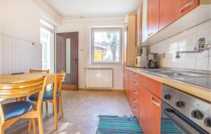 2 Bedroom Awesome Apartment In Lucija