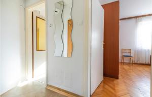 2 Bedroom Awesome Apartment In Lucija