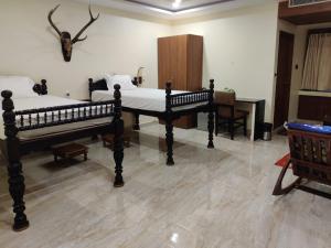 Hotel Chandana Square