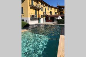 Casa Bellagio Beach: Pool, 100m Lake & near City
