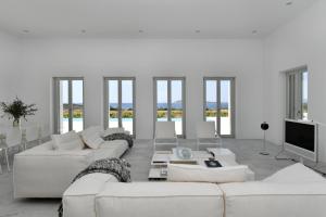 Villa Skoglund, One Of a Kind, discreet luxury Paros Greece
