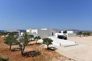 Villa Skoglund, One Of a Kind, discreet luxury Paros Greece