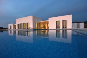 Villa Skoglund, One Of a Kind, discreet luxury Paros Greece