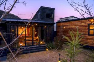 Tiny Base The River HOUSE & TRAILER - Inatori