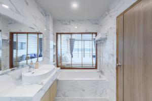 Chiangkhan River Walk Hotel