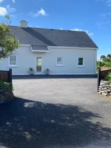 Cozy Coastal Cottage in Ballinskelligs, Kerry - New Chapel Cross
