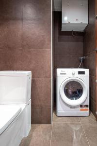 City Centre Sky View Apartment on 27th Floor