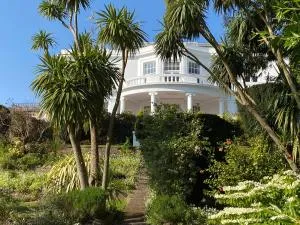 Vomero Holiday Apartments - Torquay