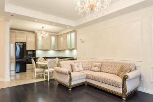 Two-Bedroom Apartment room in Bright Apartments New Arcadia