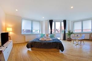 La Villa Apartments