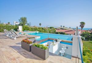 Extravagant 8 BDRM Villa In Marbella Beachside