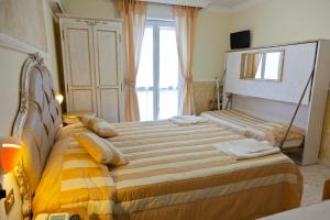 Quadruple Room room in Hotel Tahiti
