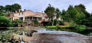 Hotel Pont De Senard