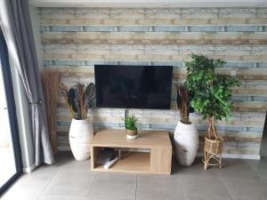 Stay at the Point - Luxurious Lavish Looker