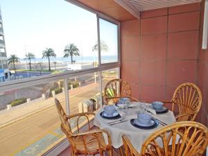 CAPRI GANDIA PRIMERA LÍNEA - Alquiler solo familias