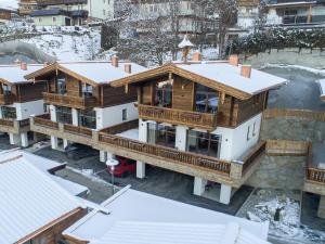 Chalet deluxe with 3 bathrooms, near practice lift