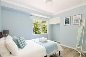 Treetops - Three bedroom home with great views, in the village!