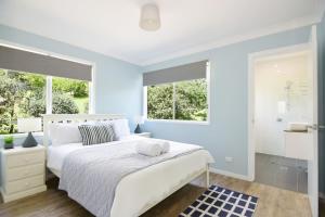 Treetops - Three bedroom home with great views, in the village!