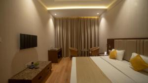 HOTEL RAJHANS ABHINANDAN