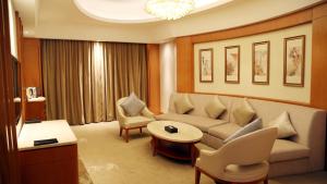 Standard Suite room in Huaguoshan Hotel