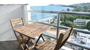 Huahin Bluewave residence by kzy