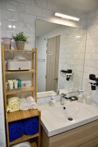 Huahin Bluewave residence by kzy