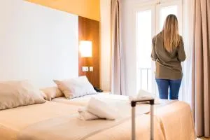 Sagitario Hostal Ciutadella - Форнельс