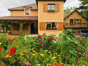 B&B / Chambres d'hotes Les Cedres du Linard, Chambres d'Hotes B&B Near Lascaux, Montignac, Sarlat-la-Caneda, Dordogne : photos des chambres