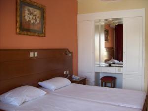 Double or Twin Room room in Thomas Bay Hotel