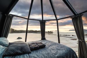 Arctic Lake Experience Oulujärvi Igloos