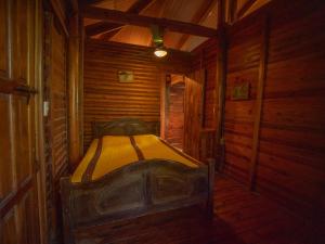 2 bedroom cottage, 3 blocks from beach and center of San Juan