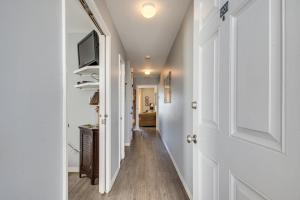 Summer Breeze 201 condo