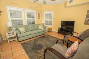 Two-Bedroom Apartment room in Sandpiper Cove 9122 Destin Condo