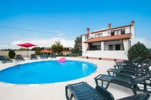 Apartments Lara - Šajini