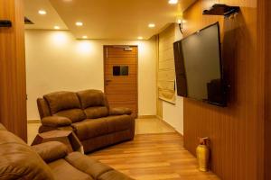 Golden Bliss Cottage by VEO - Part of StayVista