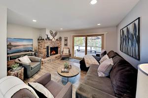 Four-Bedroom House room in Close to Bike Trails - Family Fun Neighborhood home