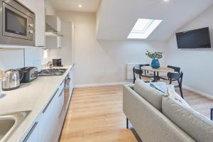 Host & Stay - Skyline Apartment