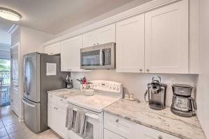 Dazzling Mexico Beach Condo - Walk to the Beach!