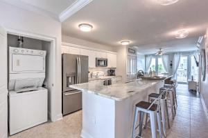 Dazzling Mexico Beach Condo - Walk to the Beach!