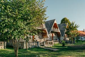Eco Village Nevidio