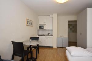 Modern studio city center - Crown 33