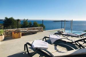 180° Sea View Private House Vis Island archipelago
