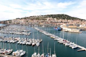 Appartements Le Carnet de Sete et sa vue sur le canal : photos des chambres