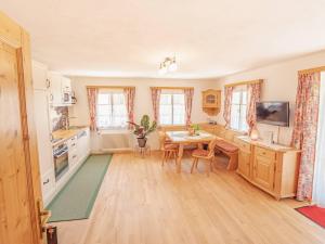 Two-Bedroom Apartment room in Zeiserhof